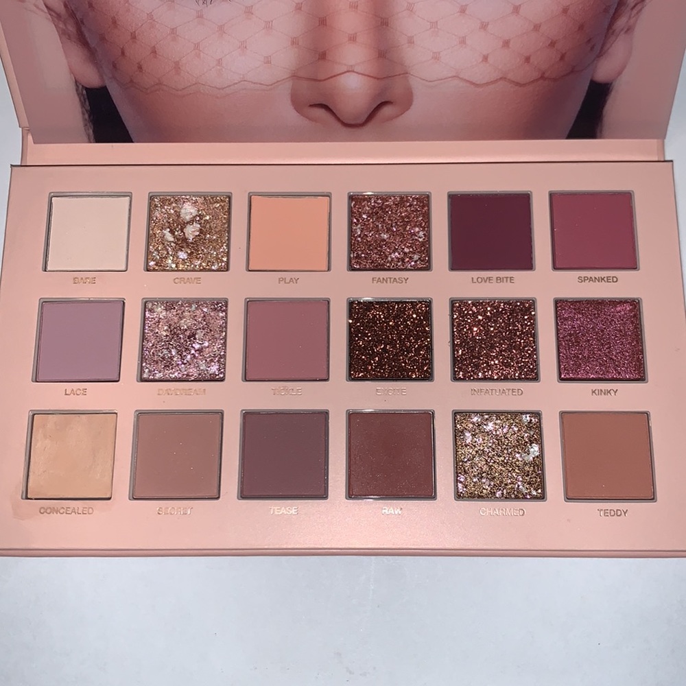 Huda Beauty New Nudes Eyeshadow Palette w Box - Picture 5 of 16